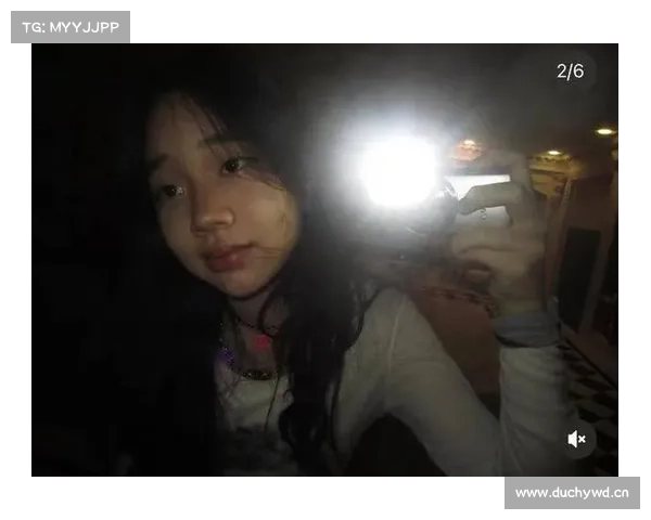 “许老三”仿妈妈小S,自信地晒出美照,此举引得姐姐们纷纷回应 “许老三”仿妈妈小S,自信地晒出美照,此举引得姐姐们纷纷回应